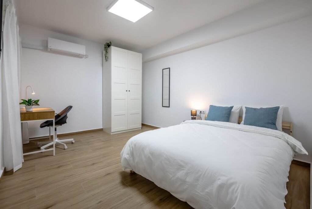Room 3 in Calle Hermanos Villalonga 12 Room 3 in Calle Hermanos Villalonga 12